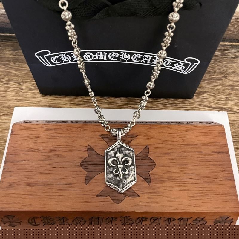 Ch**me He**ts necklaces